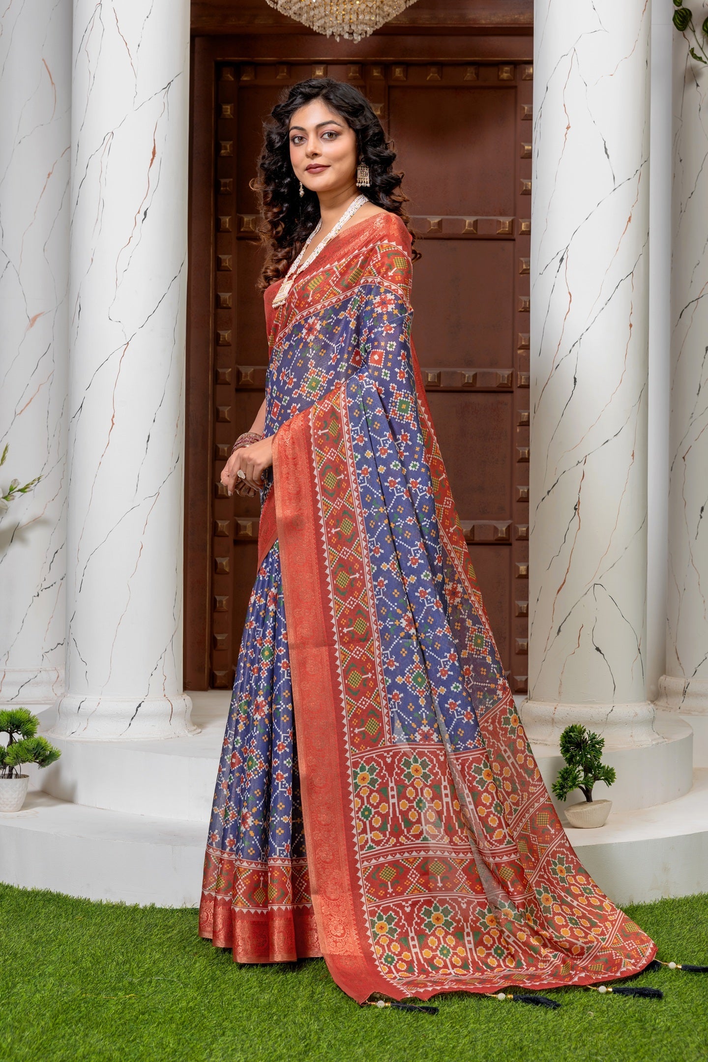 Exquisite Navy Blue & Rust Red Patola Silk Saree with Elegant Zari Border