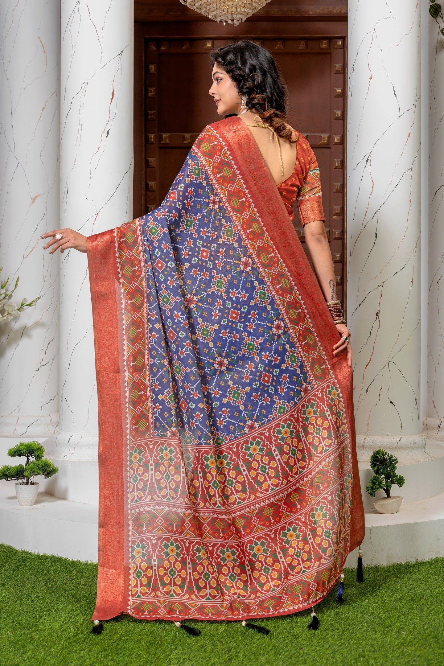 Exquisite Navy Blue & Rust Red Patola Silk Saree with Elegant Zari Border