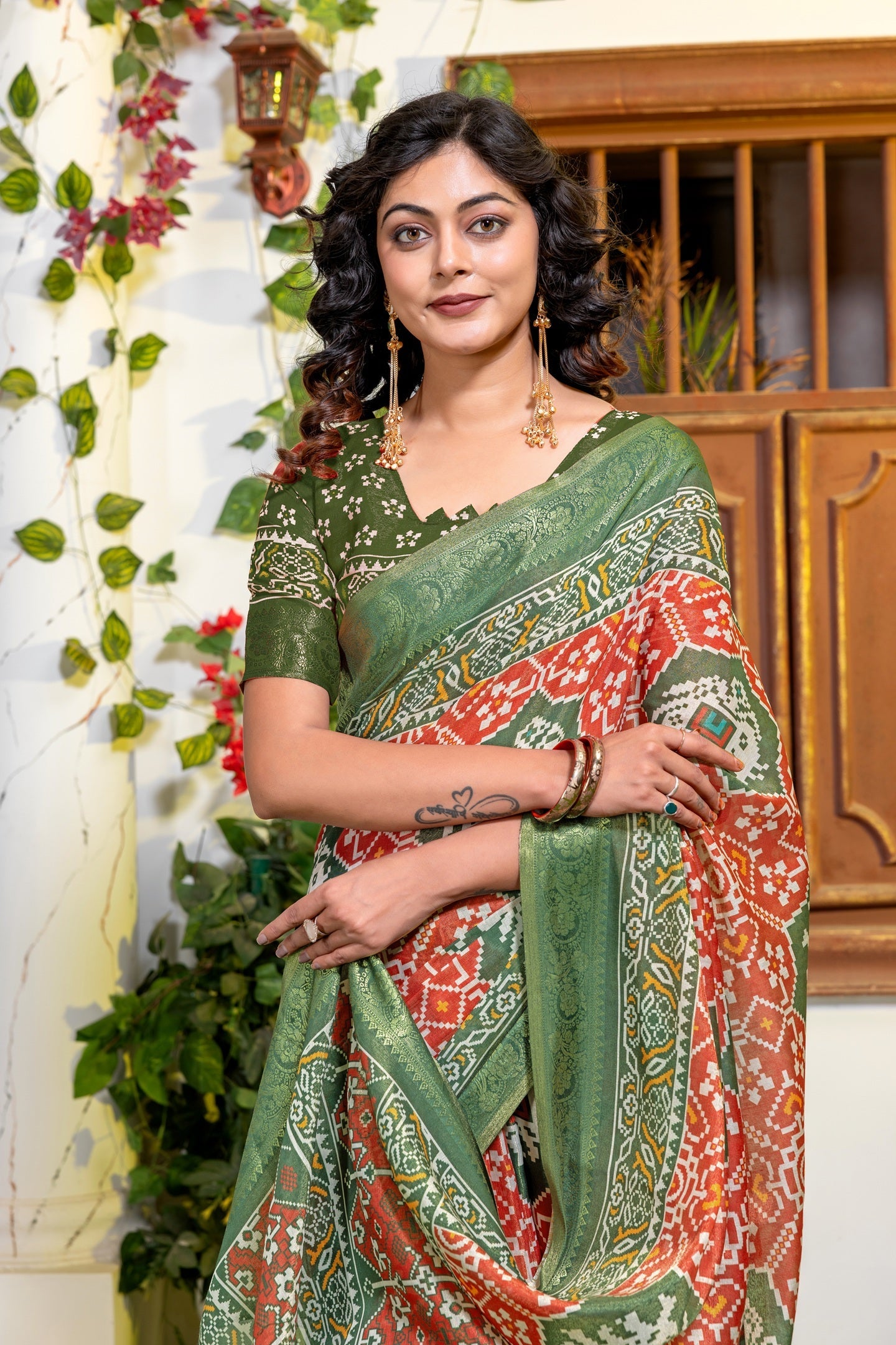 Elegant Heritage Green & Red Patola Print Art Silk Saree